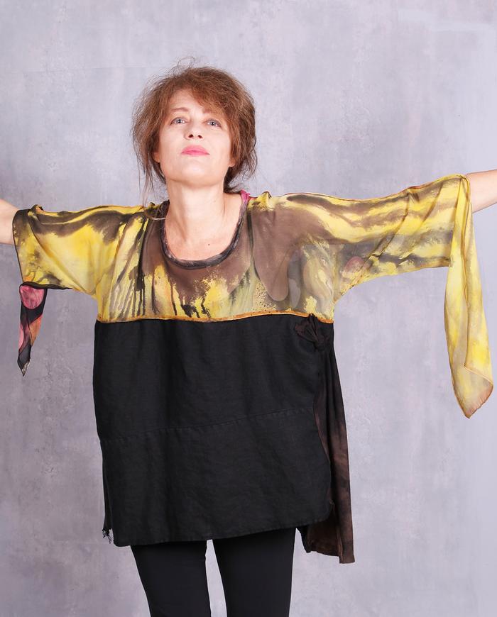 'draping apples' mixed fabrics roomy top