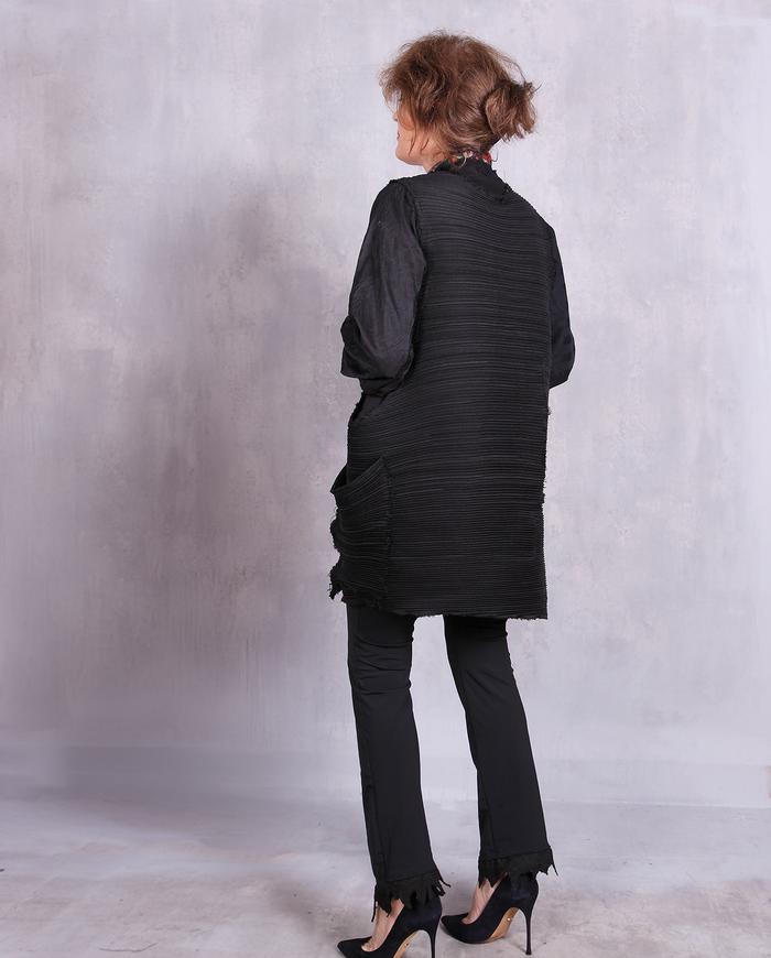 'bouncing pleats' modern black jacket